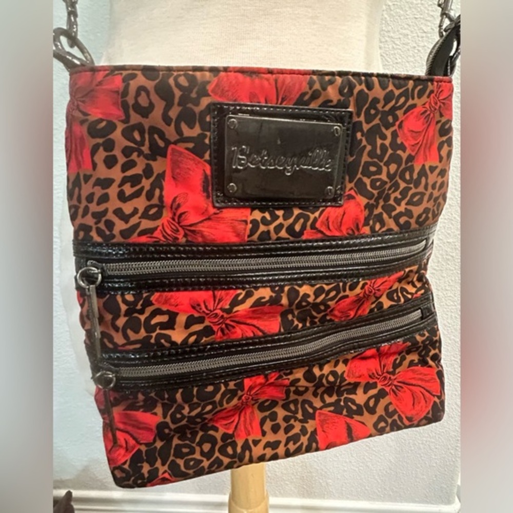 Betsyville by Betsey Johnson leopard and bow print zipper crossbody bag